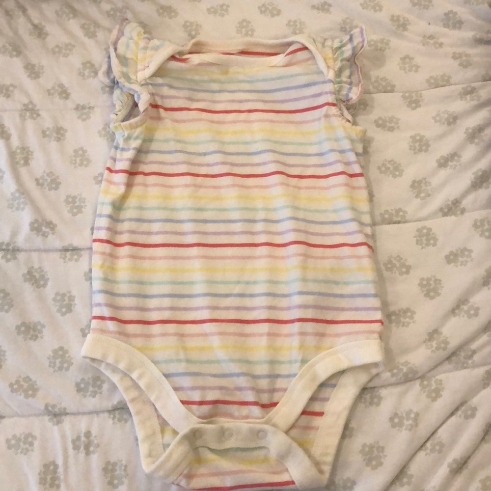 Baby gap onesie
